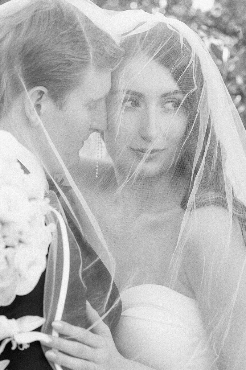 bride and groom posing for houston, tx wedding photographer