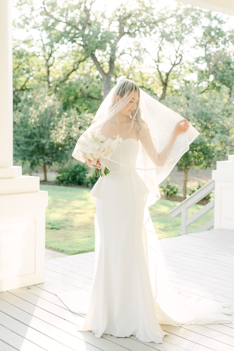 bride posing for houston, tx wedding photographer