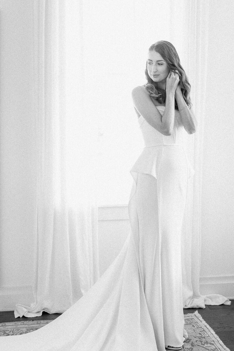 bride getting ready at the grand lady in austin, tx