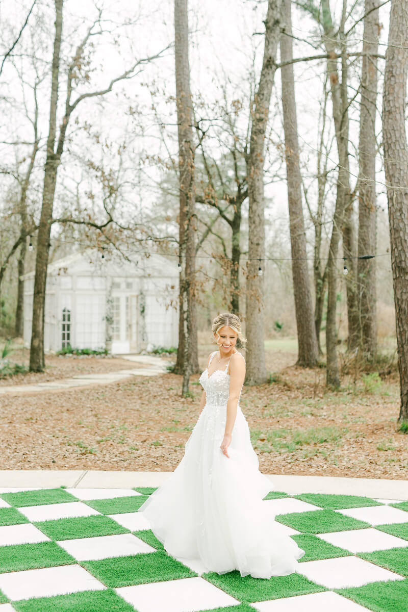 bride posing during Conroe, Texas bridal session