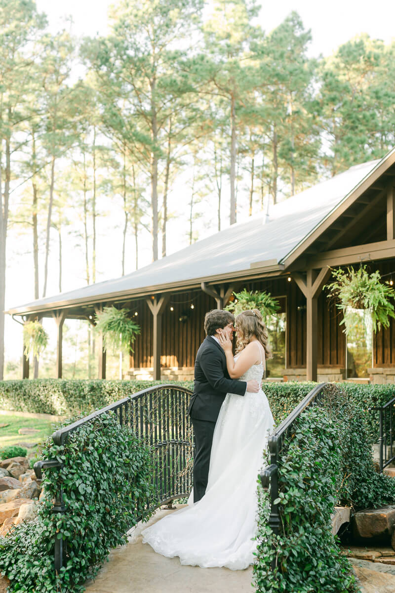 couple posing for houston wedding photographer 