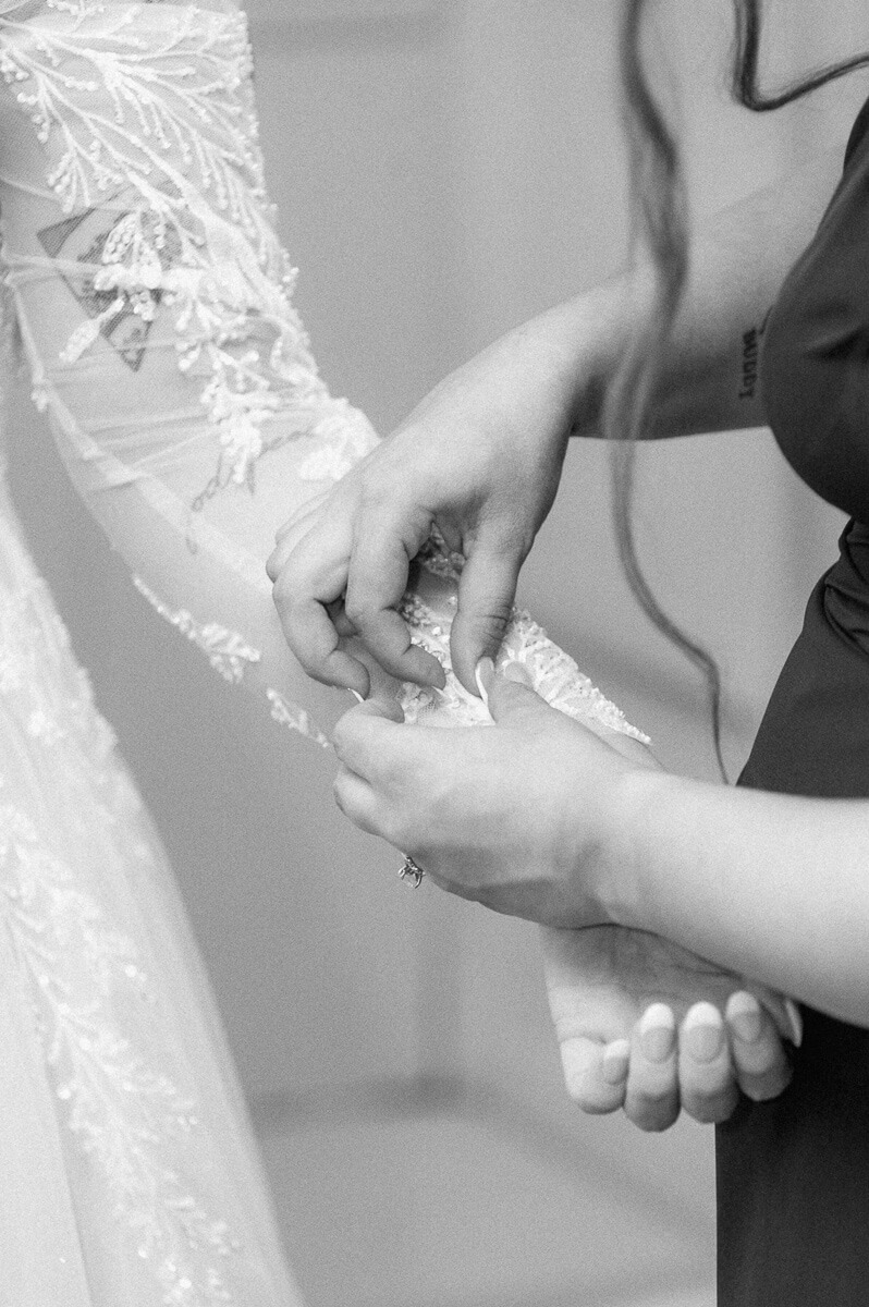 bride getting ready at venue 311 in Plantersville, Tx