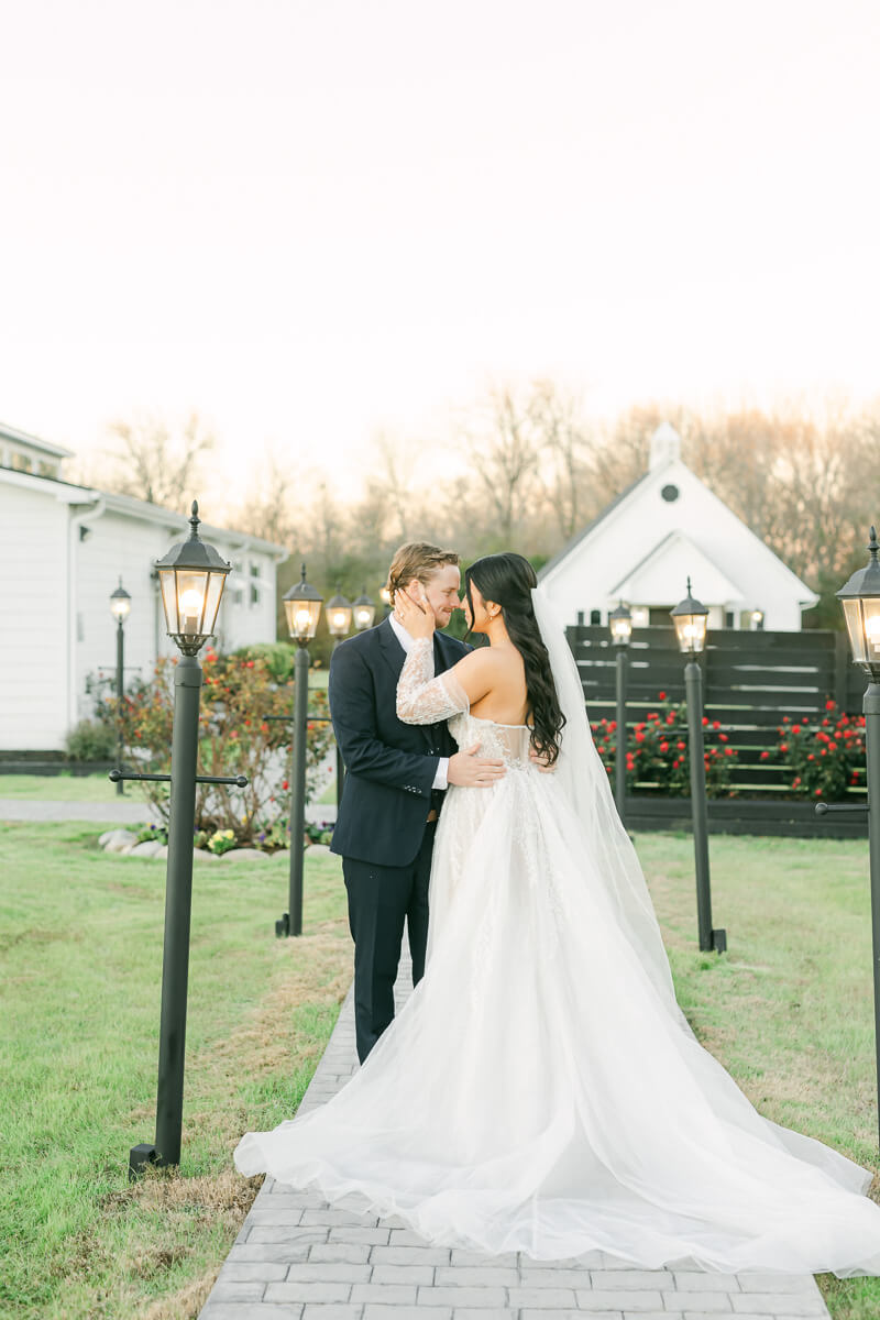 couple posing for houston wedding photographer