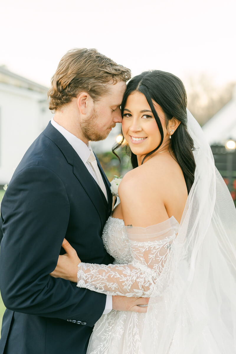 couple posing for houston wedding photographer