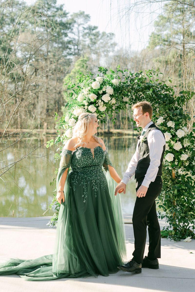 couple during wedding ceremony in Conroe, Tx