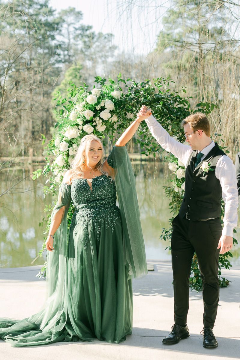 couple during wedding ceremony in Conroe, Tx
