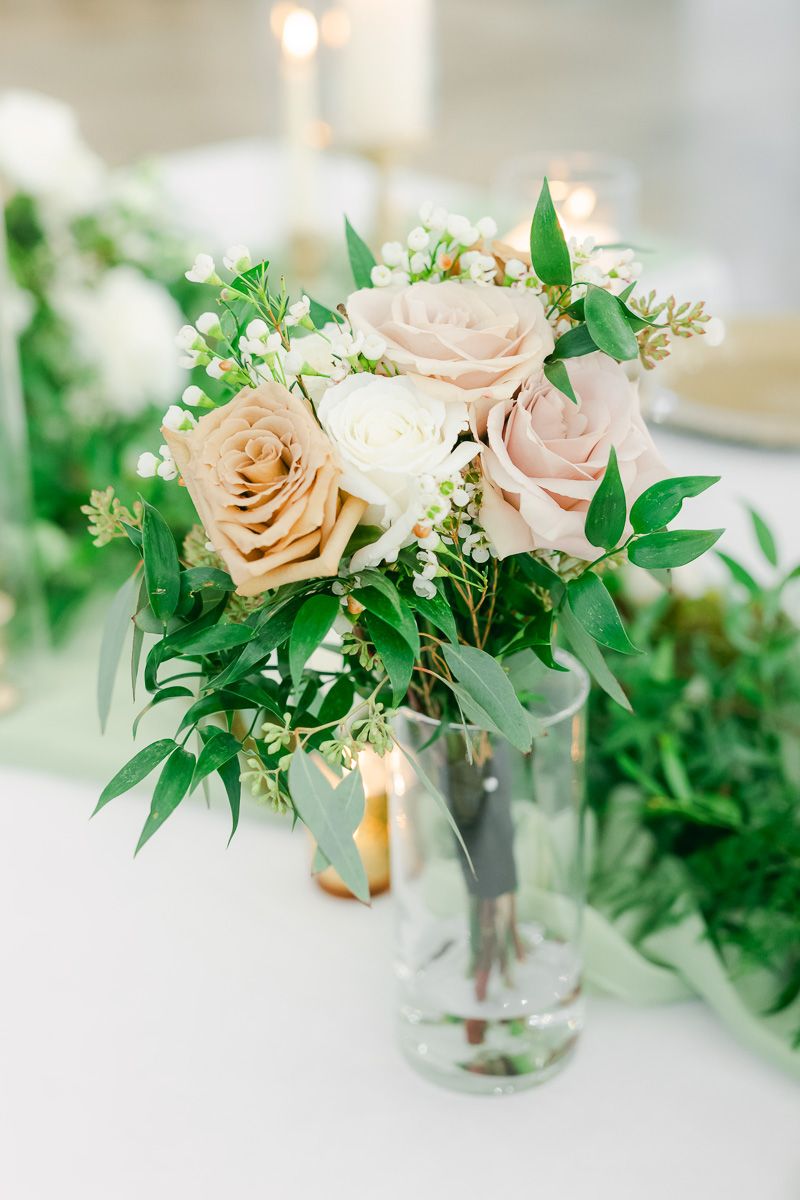 wedding floral details in Willow Room