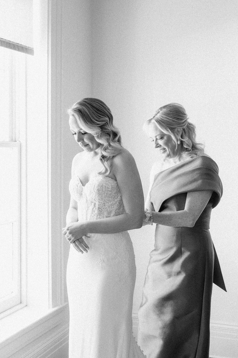 bride getting ready at The Tremont House in Galveston 