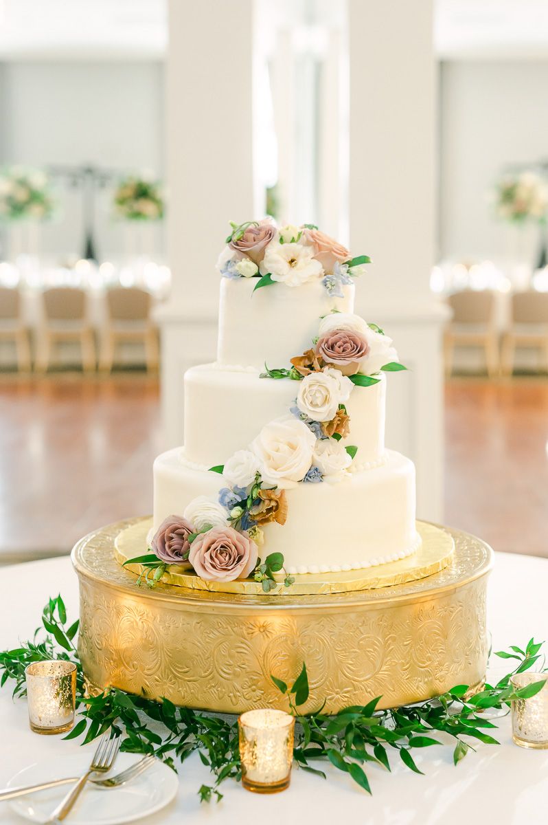 wedding cake at The Tremont House
