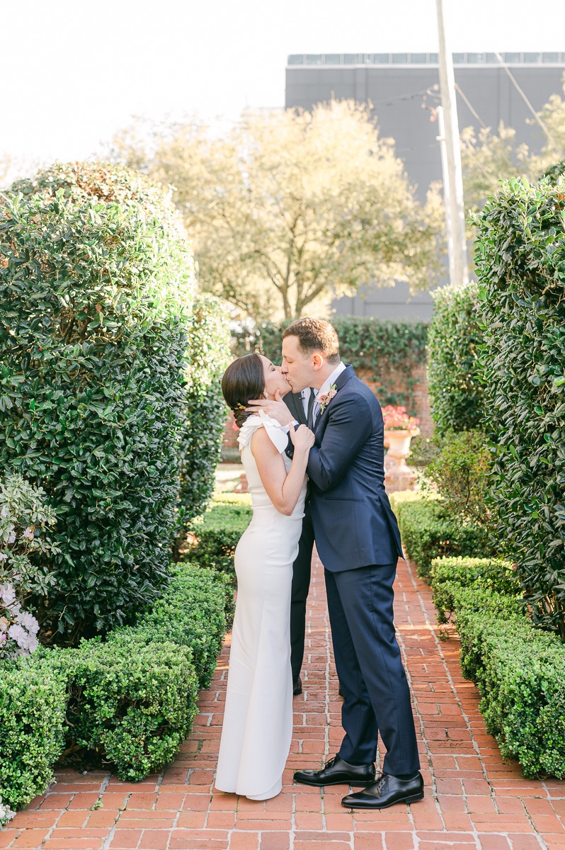 river oaks garden club wedding first kiss