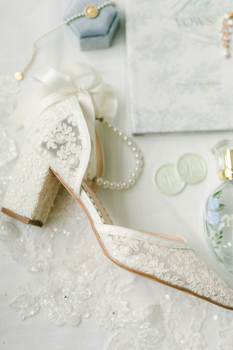 white lace wedding shoes
