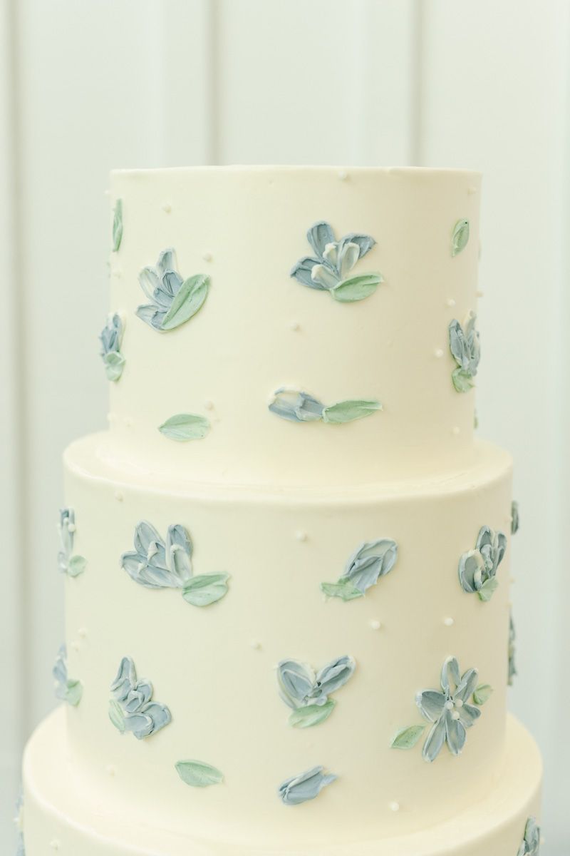 blue floral wedding cake