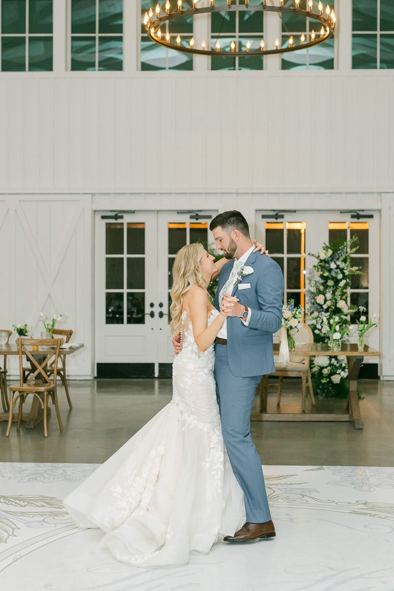 last dance at wedding reception
