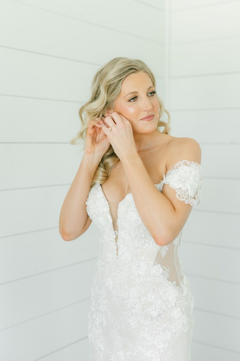 getting ready at The Farmhouse Texas wedding venue