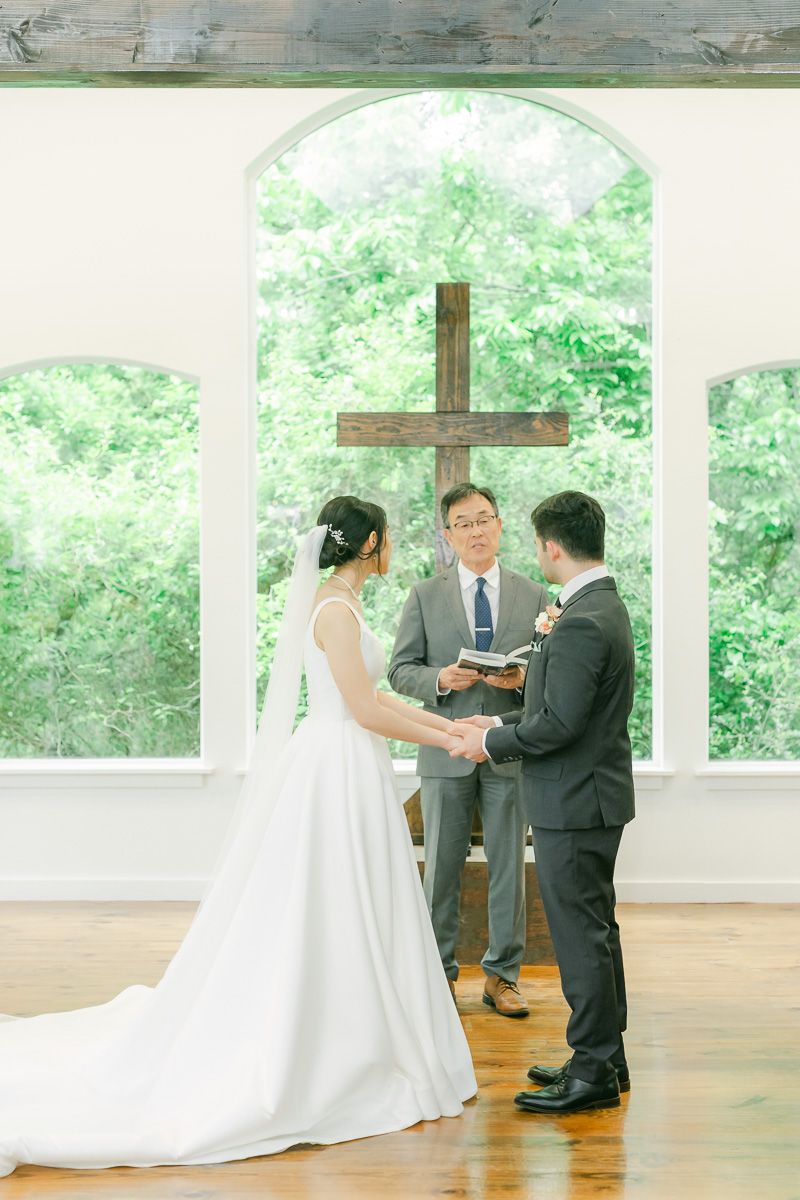 wedding ceremony in Plantersville, Texas 