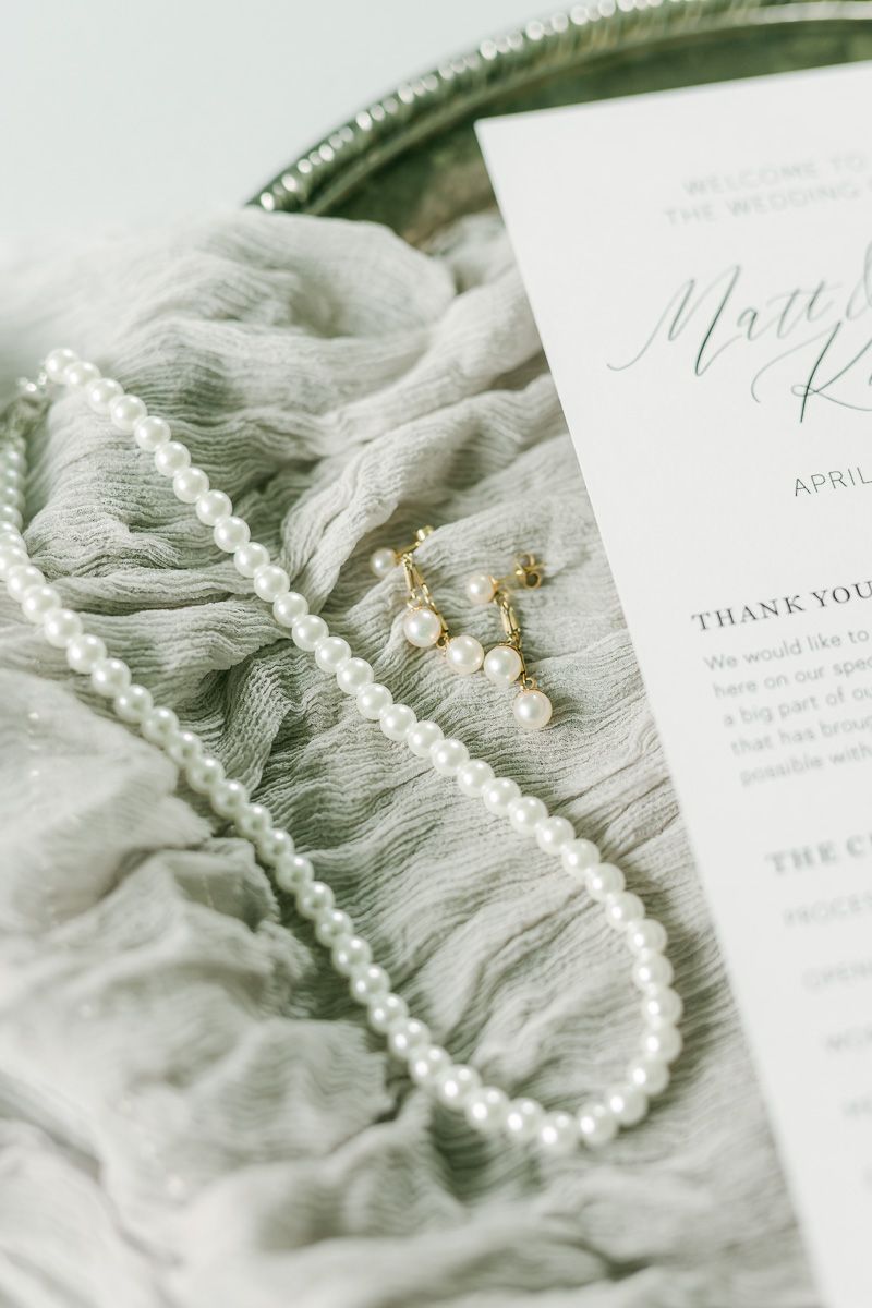 bride's necklace and earrings