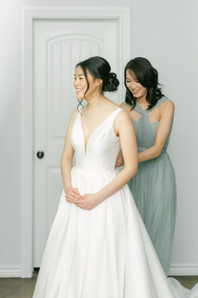 bride getting ready at Venue 311