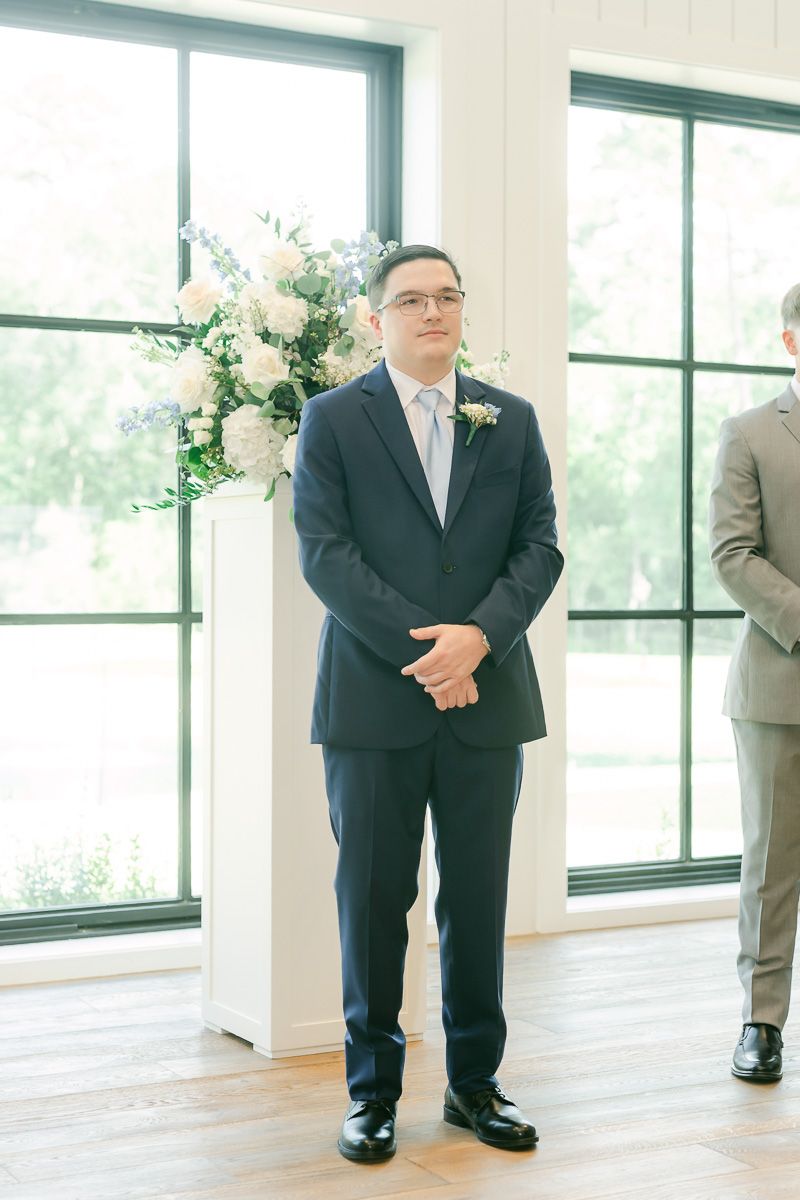 groom seeing his bride for the first time