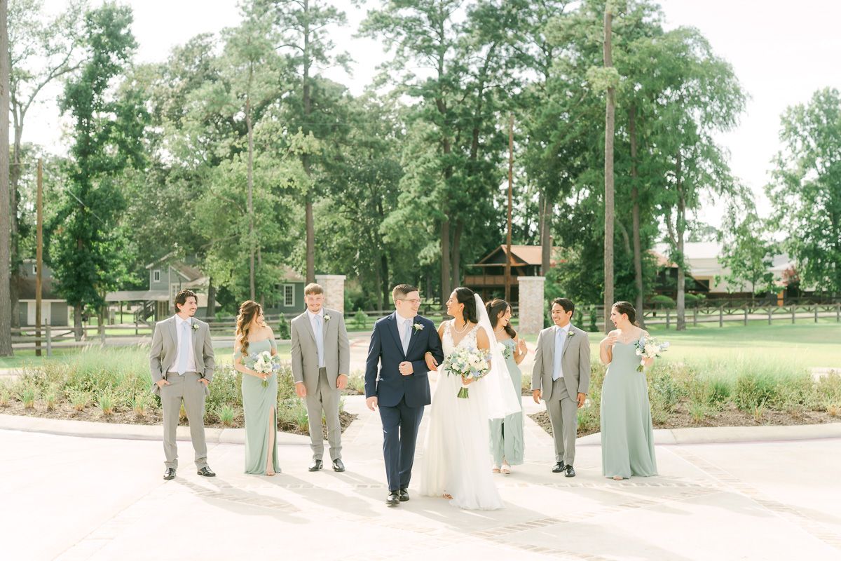 wedding party at wedding in Magnolia, Tx