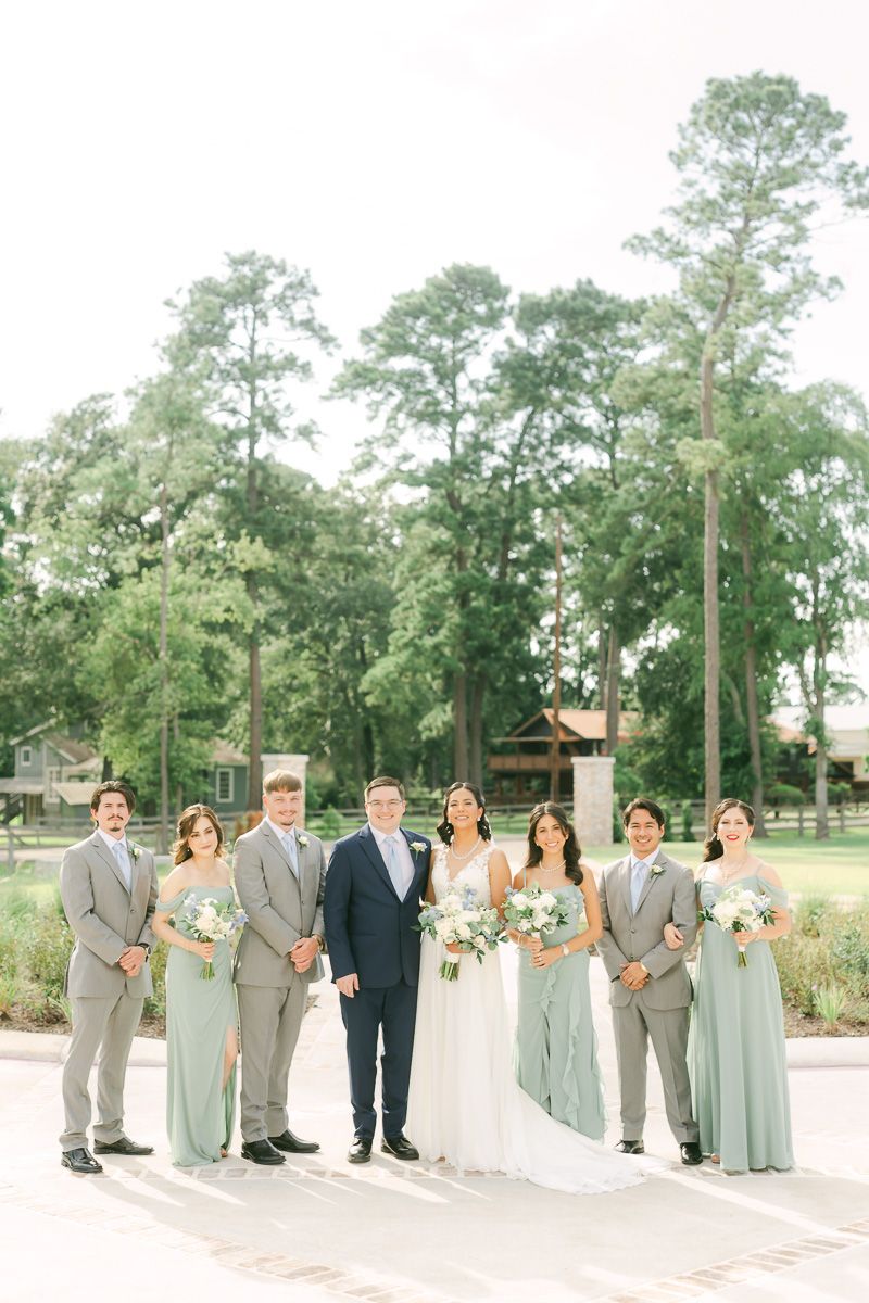 wedding party at wedding in Magnolia, Tx