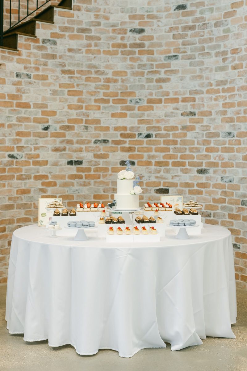 The Blue Magnolia cake table