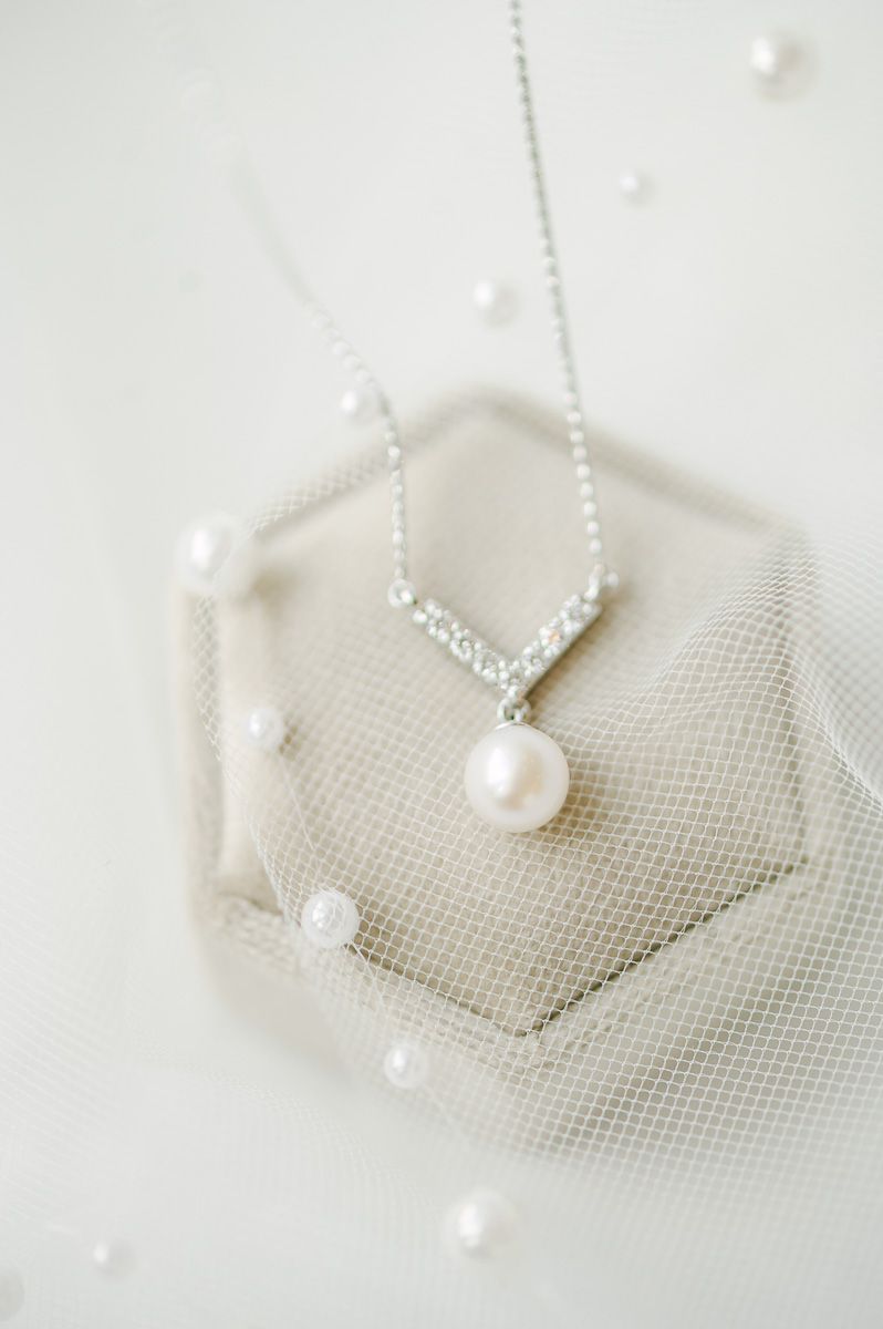 bride's necklace