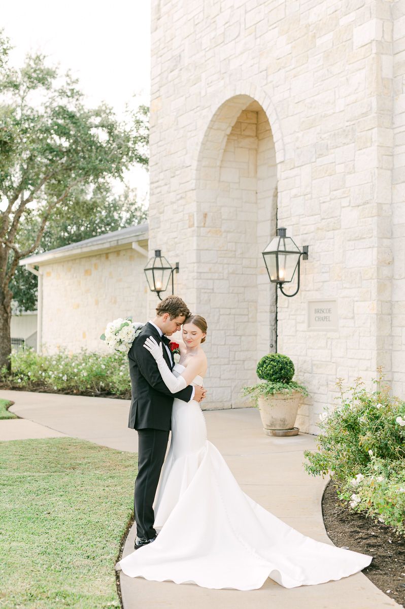 couple at their black tie wedding at Briscoe Manor