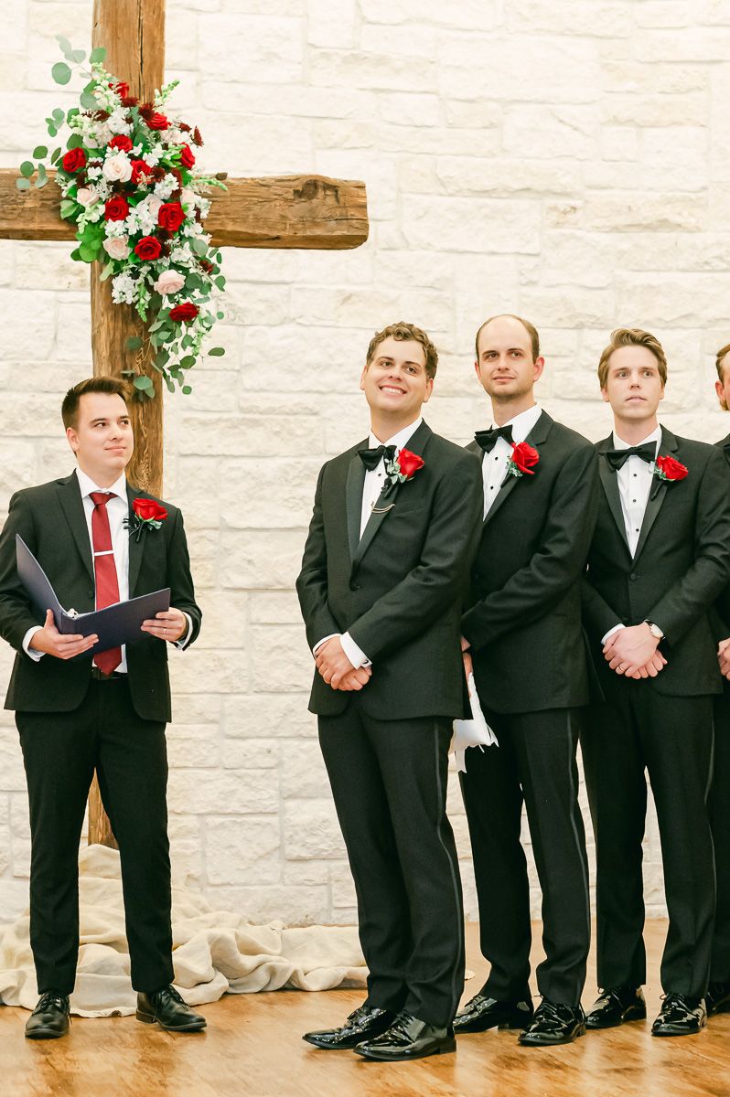 groom seeing bride walk down the aisle
