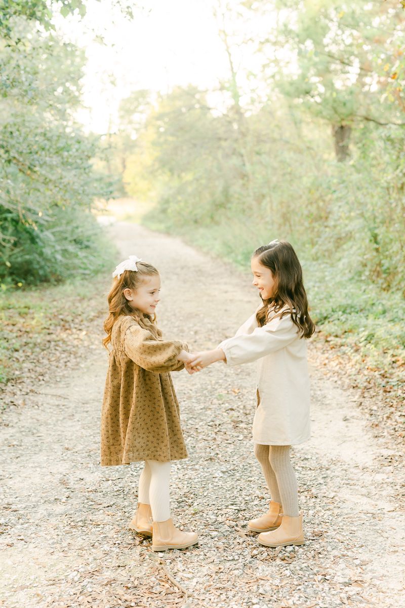 children posing for Houston family photographer