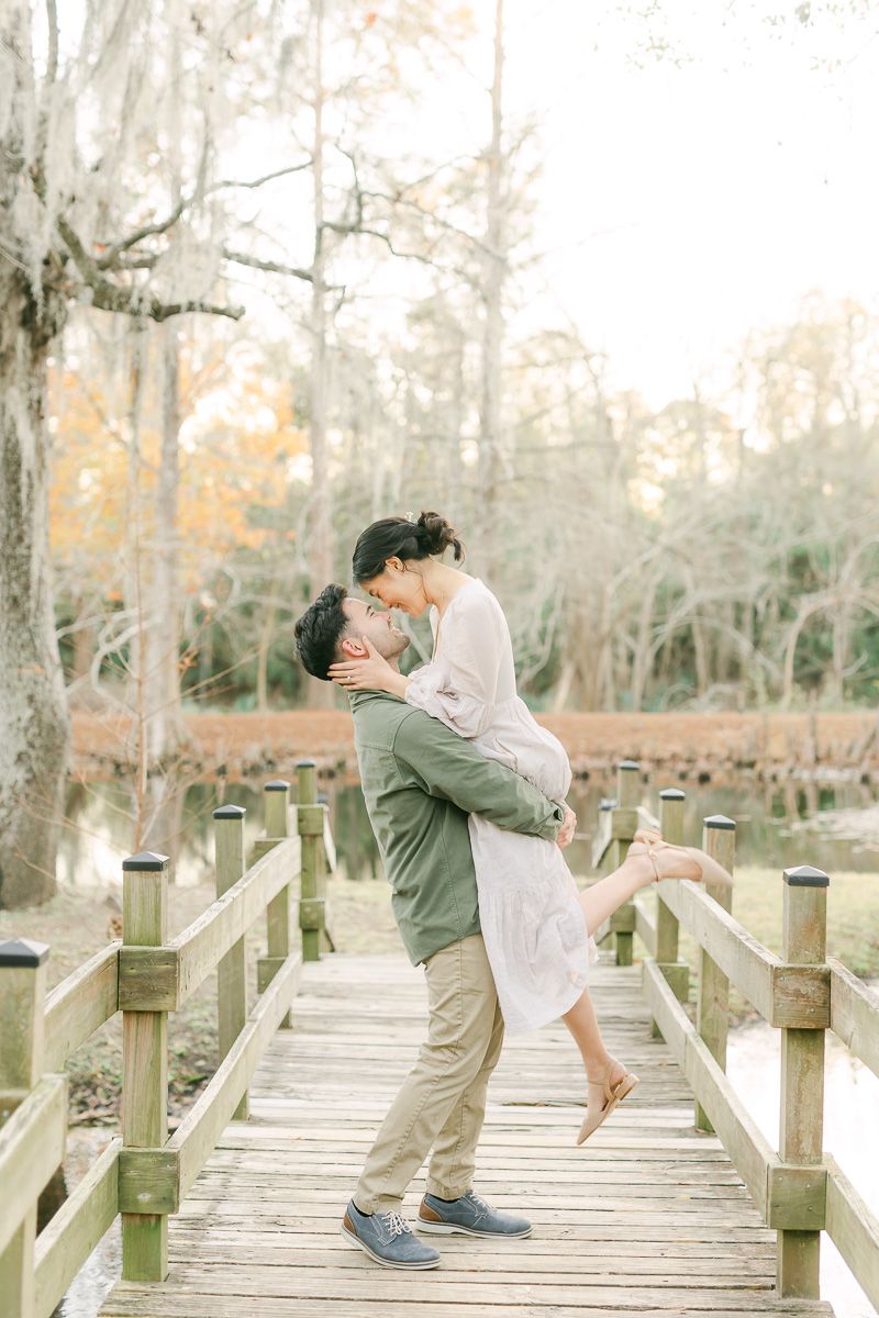 couple hugging at Houston engagement session