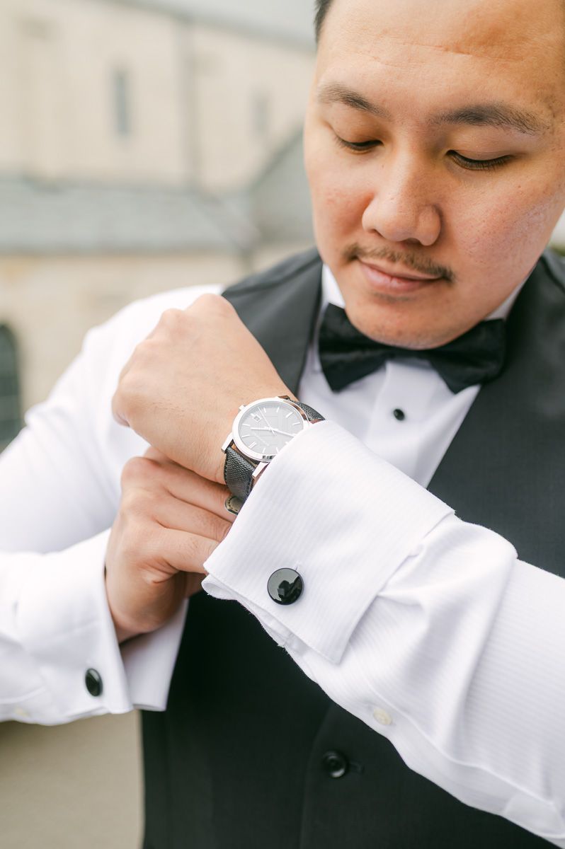 groom getting ready before wedding