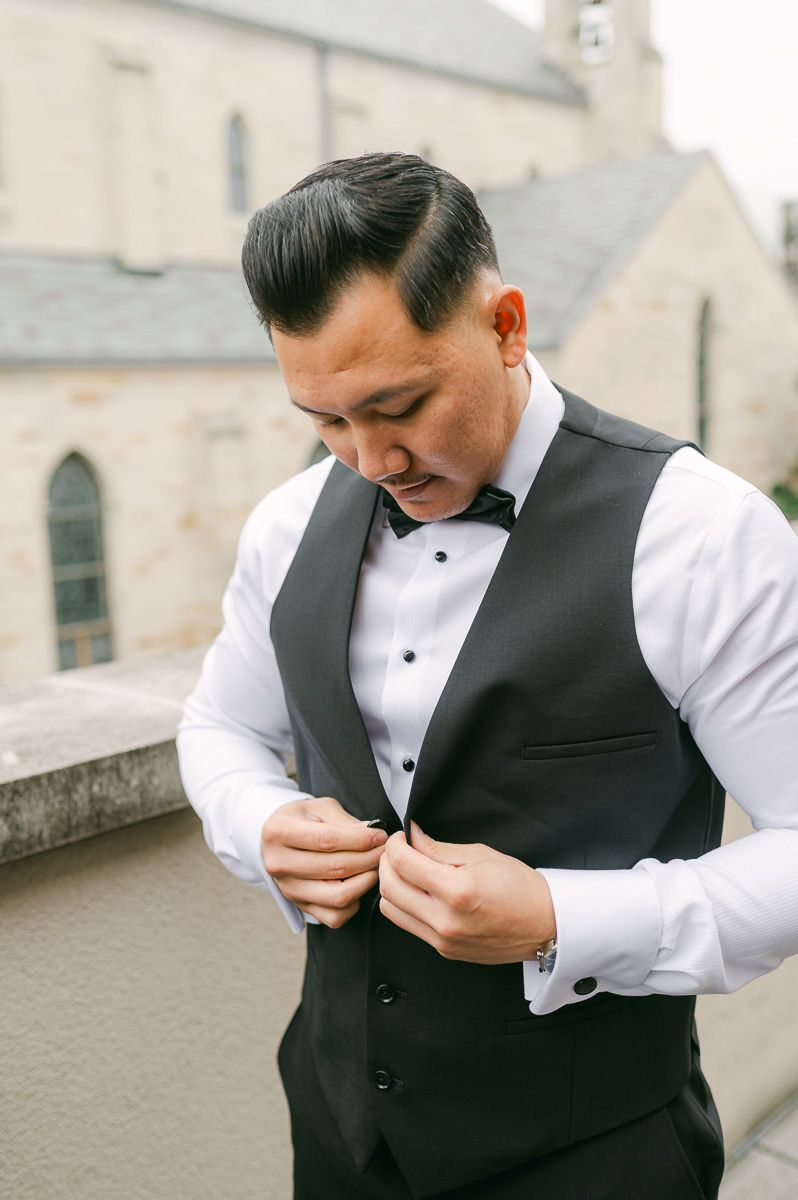 groom getting ready before wedding