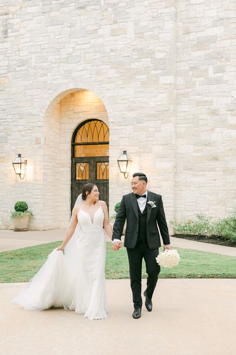 bride and groom at their fall wedding at Briscoe Manor
