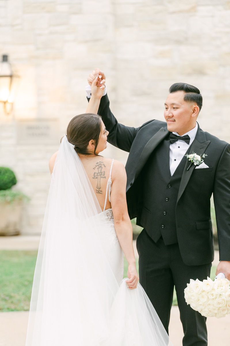 bride and groom at their fall wedding at Briscoe Manor